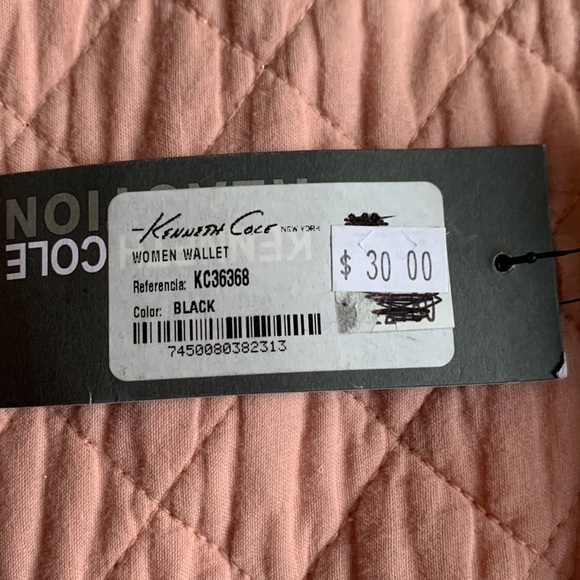 KENNETH COLE -  Black Clutch Wallet - pocketed interior card holder - Picture 8 of 8